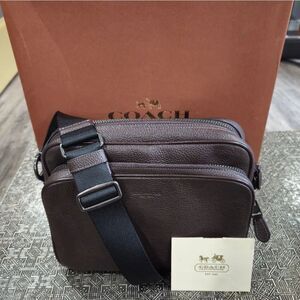 🐢 Metropolitan Soft Zip Messenger In Pebbled Brown Leather.